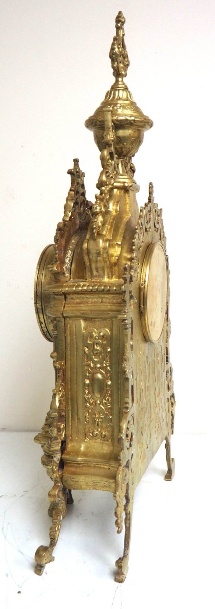 Ormolu Mantel Clock Scrolling Floral Case Striking 8-Day Mantle Clock