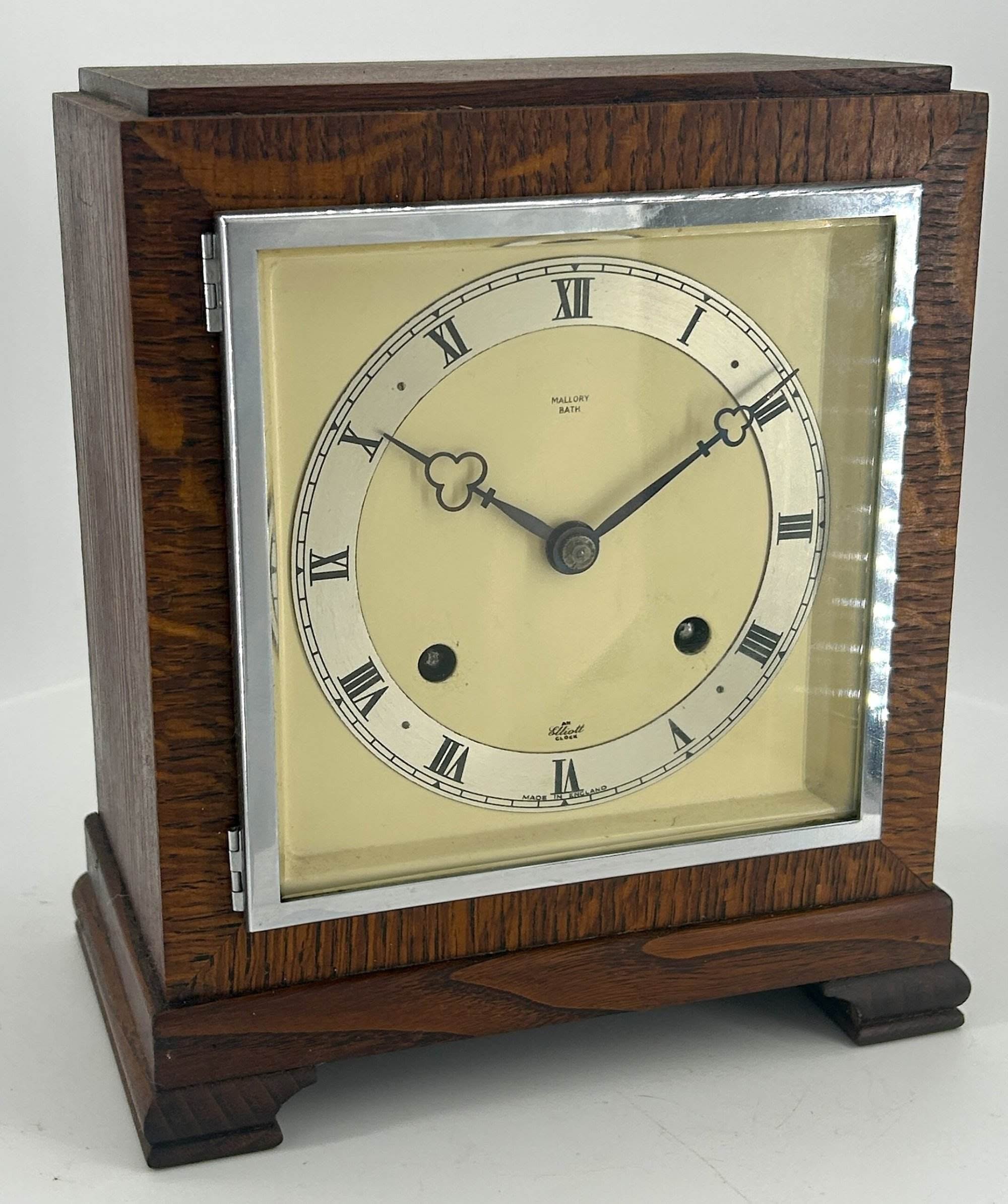 Stylish Retro Elliot Oak Case Mantle Clock - Image 2