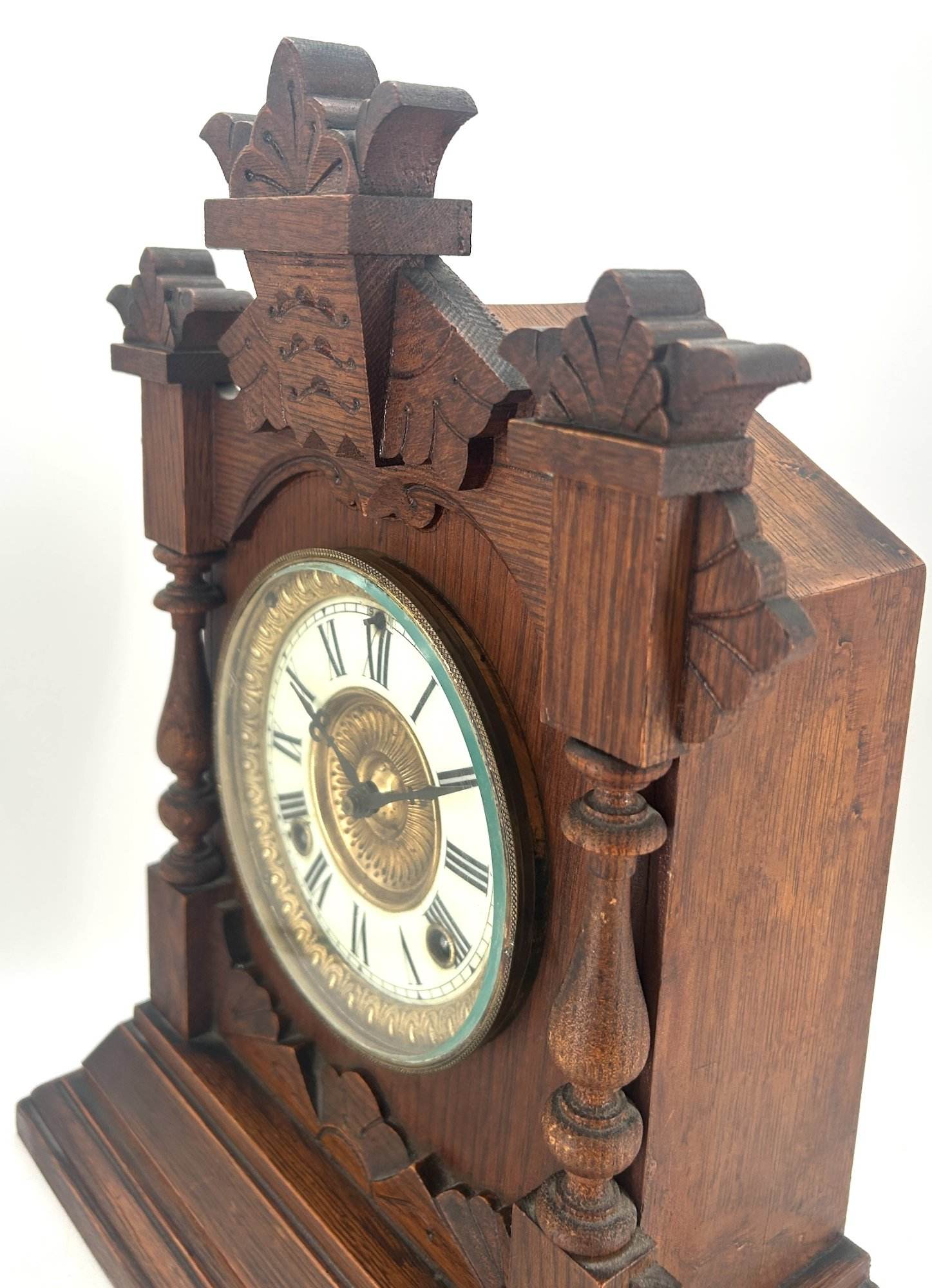 Original enamel dial with ormolu centre motif and ormolu bezel Original fine hands Original finish 8 Day gong striking ansonia movement Working Order, recently serviced Comes with key Measures 38cm height x 29.5cm width. 15.5cm depth. Lovely Ansonia New York Victorian Bracket clock ca 1890. Original Enamel dial and fine ornate black hands. 8 day gong striking Ansonia movement. Carved stepped base ornate case with gold tone brass bezel and pillars either side of the front. Good condition for age, showing minor signs of age and cosmetic wear to the case. Please view the many photos make sure you would be happy.