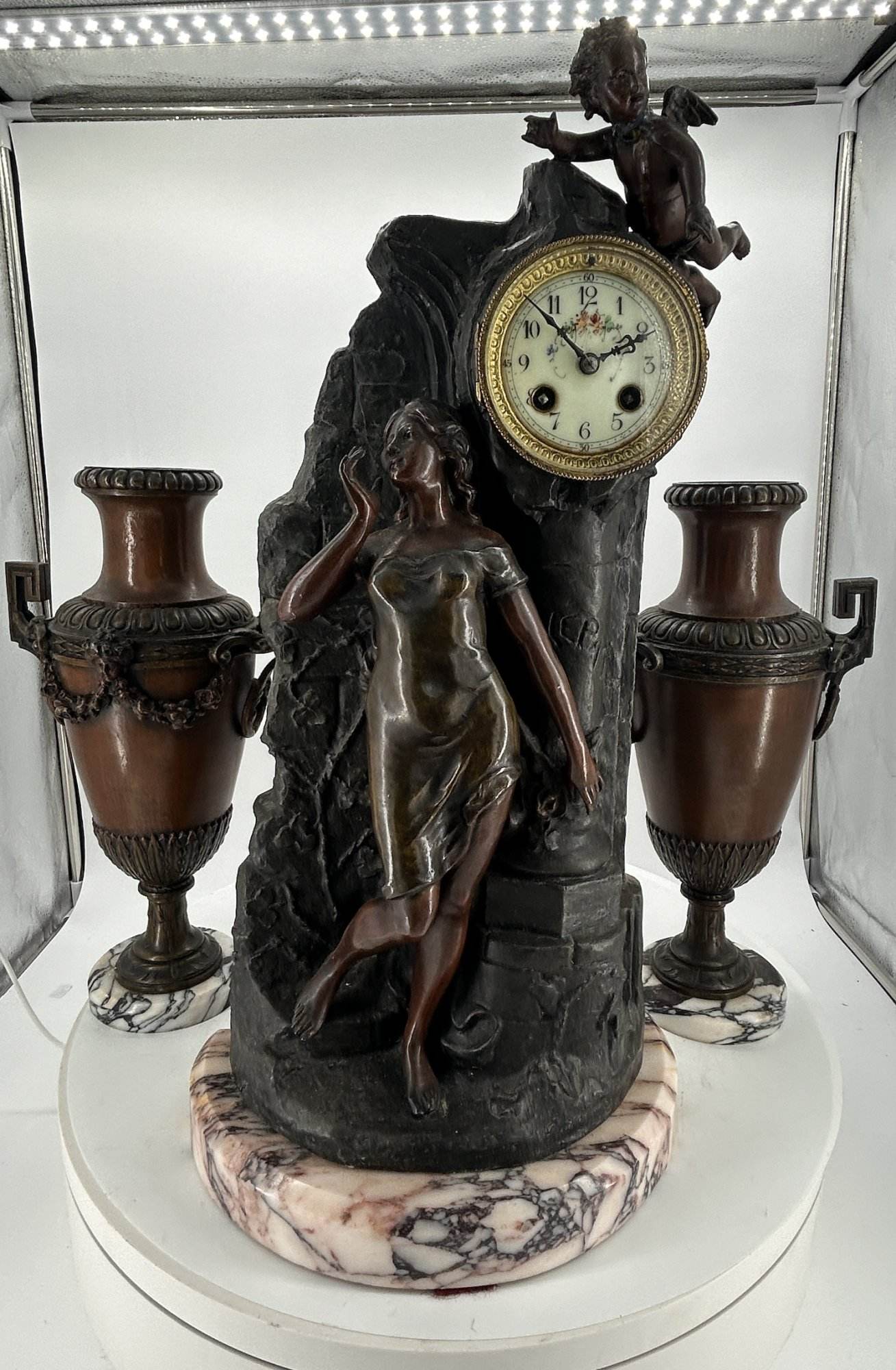 Lovely French Art Nouveau Figural Mantel Clock Set – Ca 1900 - Image 2