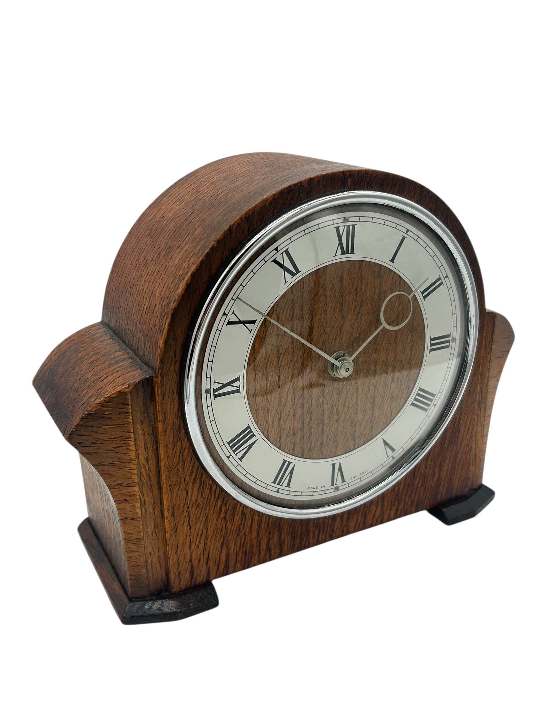 Wonderful Vintage English art deco oak case mantel clock – ca1950s - Image 7