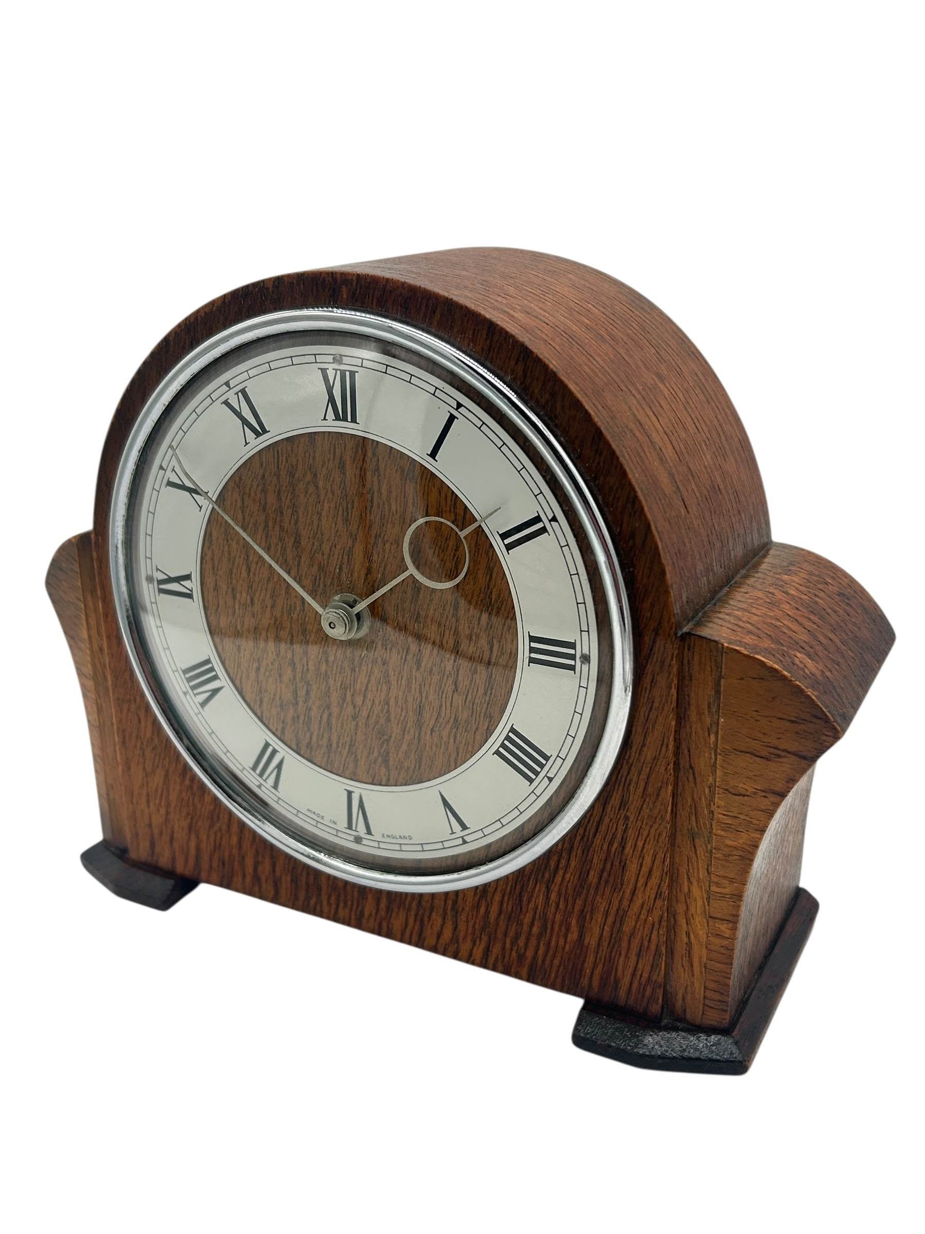 Wonderful Vintage English art deco oak case mantel clock – ca1950s - Image 8